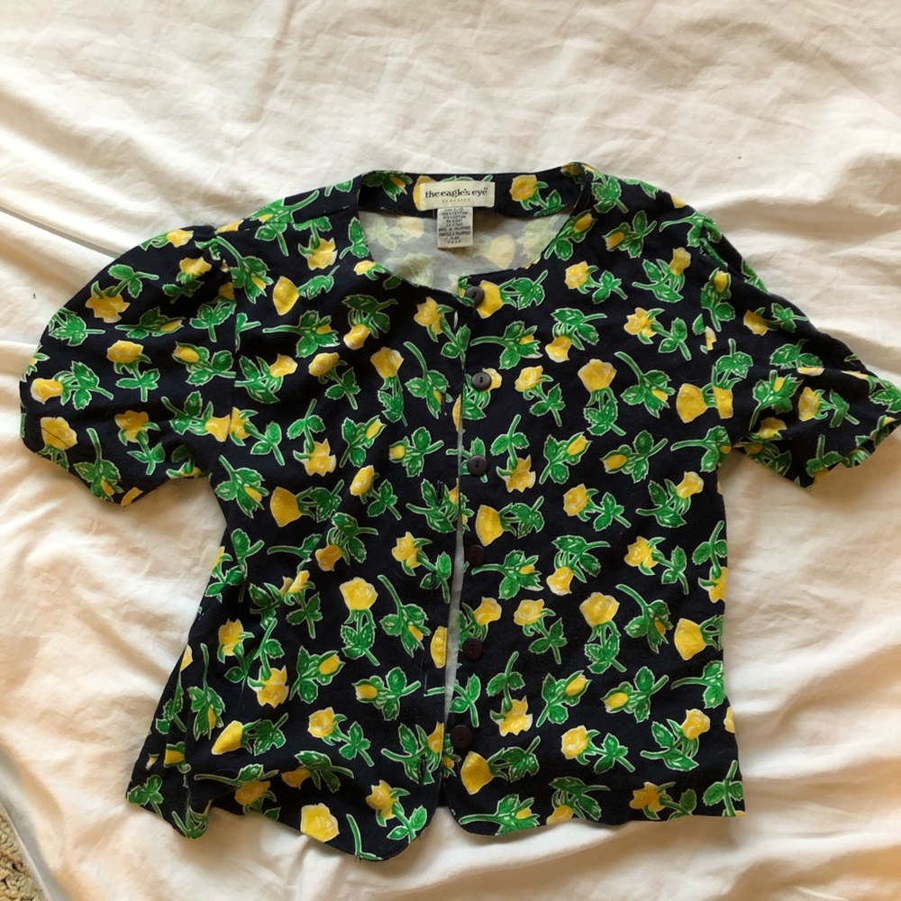 Adorable vintage Eagle's Eye cotton buttonup shirt